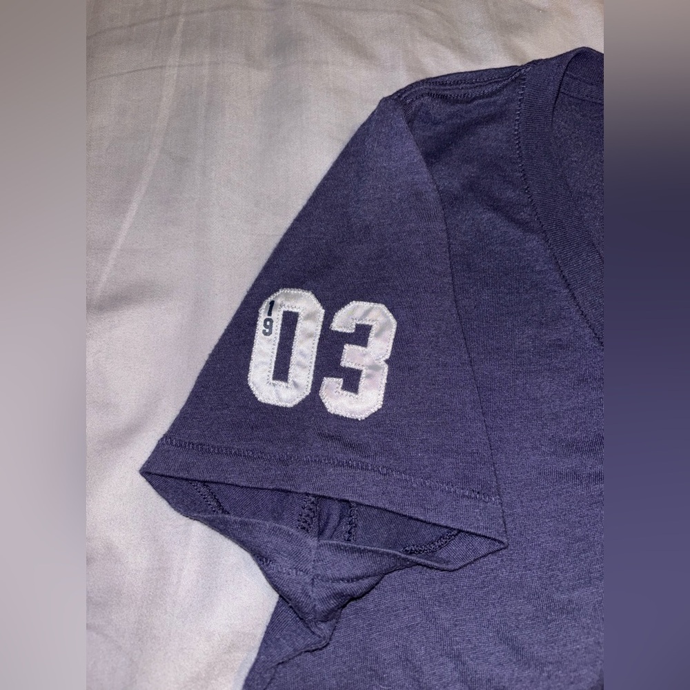 Victoria’s Secret PINK New York Yankees MLB Baseball V-Neck T-Shirt Size Large - Picture 5 of 8